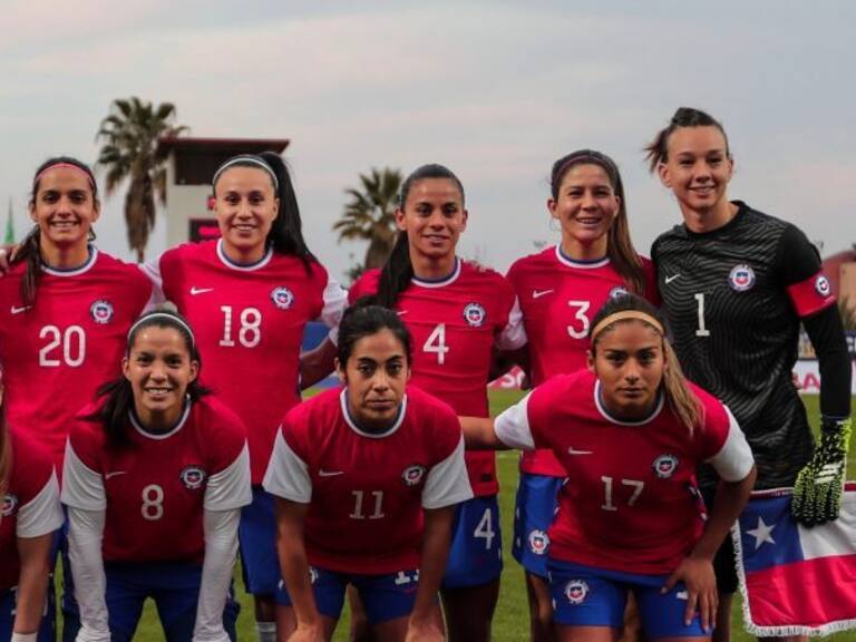 «Felicitaciones guerreras»: Jugadores de la selección masculina felicitaron a La Roja Femenina por su clasificación a los Juegos Olímpicos