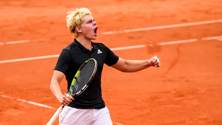 Tenista chileno-alemán hace historia: es el primer jugador nacido en 2008 en ganar un partido a nivel ATP
