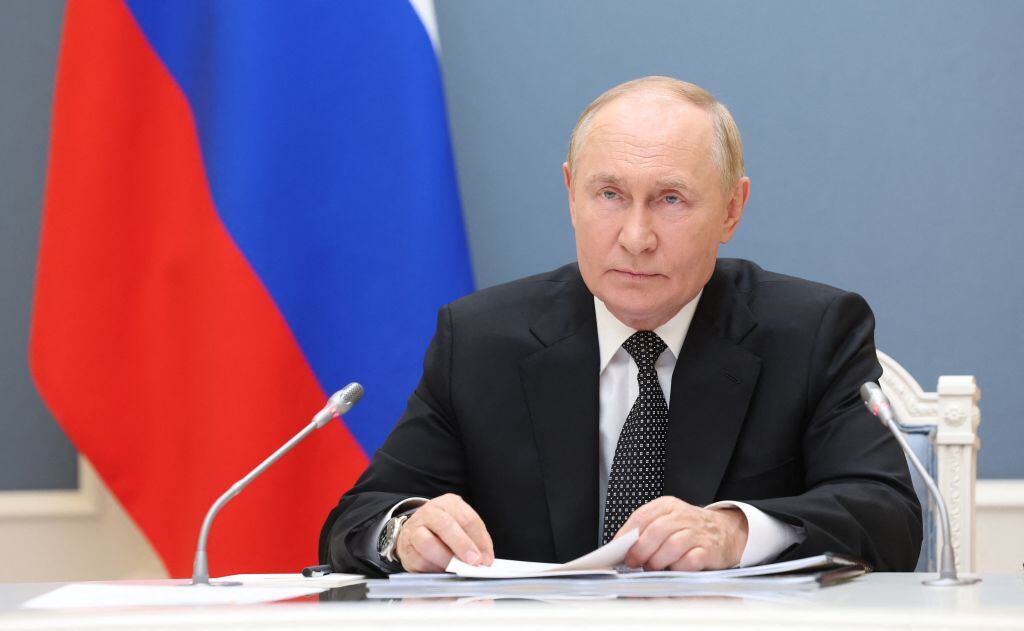 El presidente de la Federación de Rusia, Vladimir Putin, en una reunión en la sede del Kremlin en la ciudad de Moscú