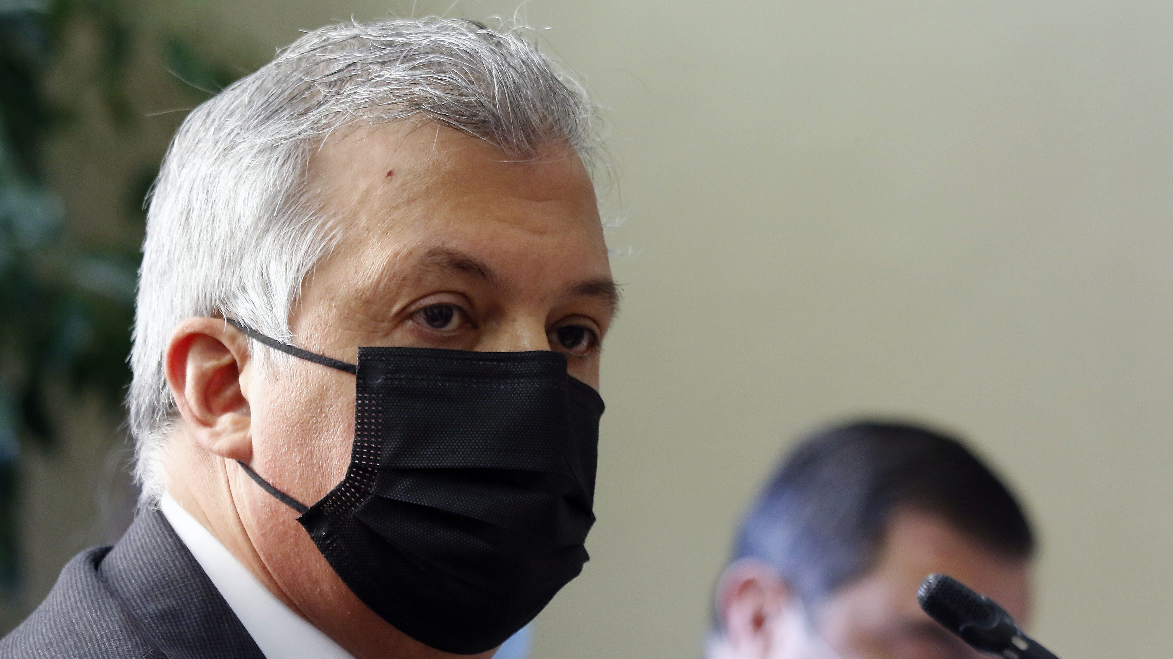 05 DE JULIO DE 2022/VALPARAISOEl ministro Claudio Huepe, durante la Comisión de Minería y Energía del Senado, en donde se debate el proyecto que crea un fondo de estabilización y emergencia energética y establece un nuevo mecanismo de estabilización transitorio de precios de la electricidad para clientes sometidos a regulación de precios.
FOTO: LEONARDO RUBILAR CHANDIA/AGENCIAUNO