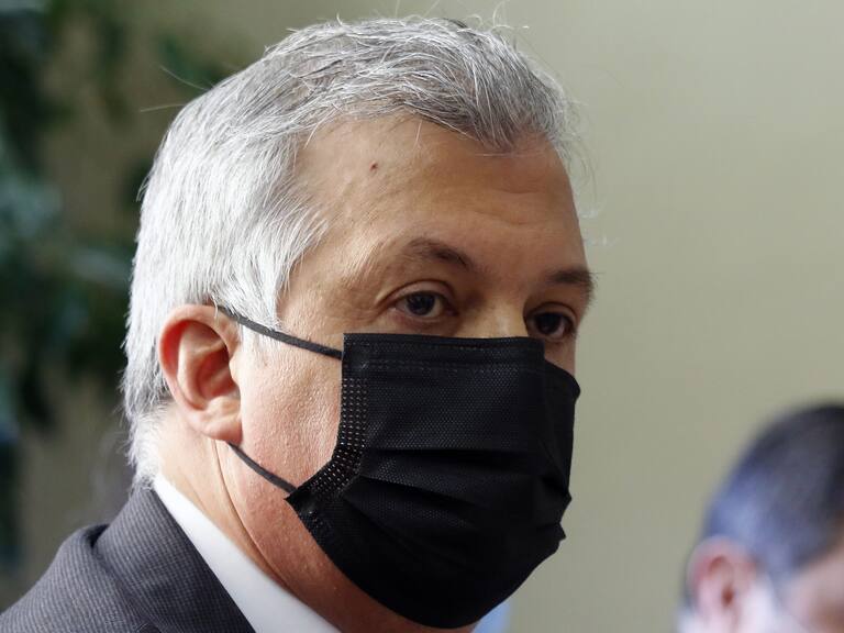 05 DE JULIO DE 2022/VALPARAISOEl ministro Claudio Huepe, durante la Comisión de Minería y Energía del Senado, en donde se debate el proyecto que crea un fondo de estabilización y emergencia energética y establece un nuevo mecanismo de estabilización transitorio de precios de la electricidad para clientes sometidos a regulación de precios.
FOTO: LEONARDO RUBILAR CHANDIA/AGENCIAUNO