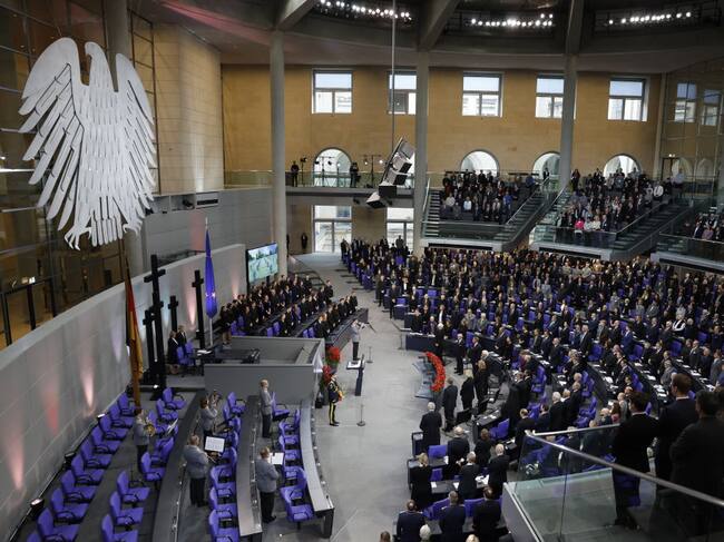 La sala de la cámara baja del parlamento de Alemania, la Bundestag, ubicada en la ciudad de Berlín