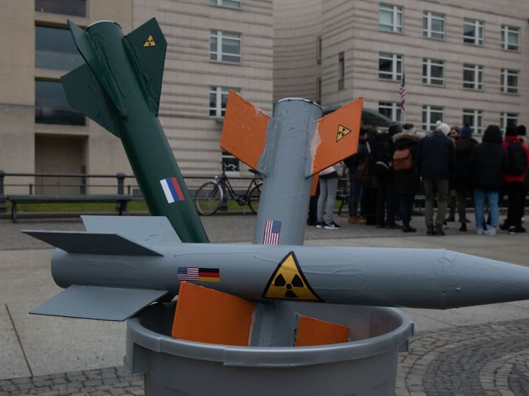 Protesta contra el fin de los tratados sobre las armas nucleares en Berlín