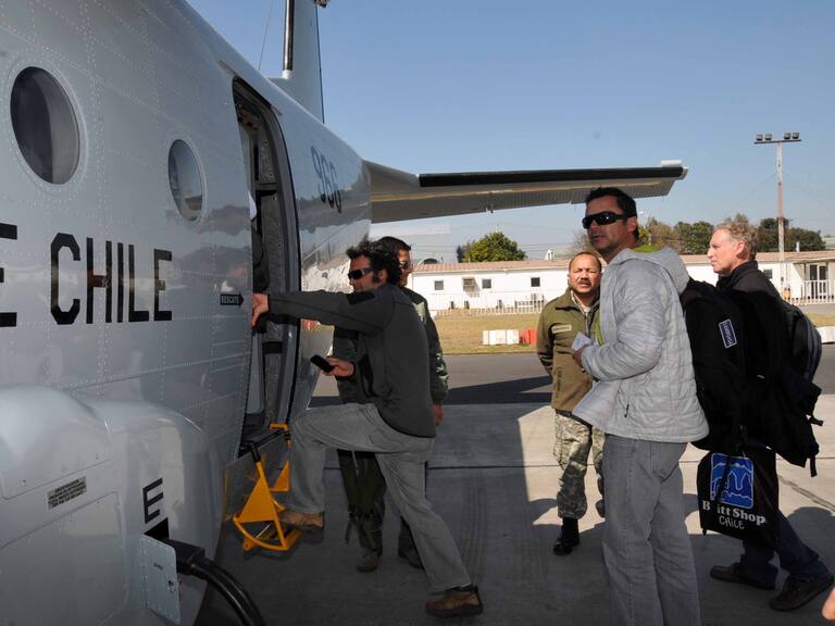 “Pude haber estado en ese avión”: el potente relato del exmecánico de la FACh que estuvo a punto de abordar el fatídico vuelo del Casa 212