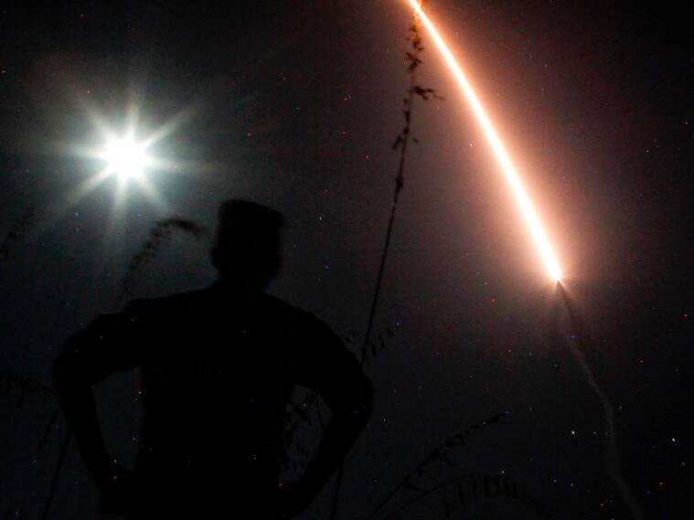 El Ejército de Estados Unidos realiza ensayos con un misil balístico