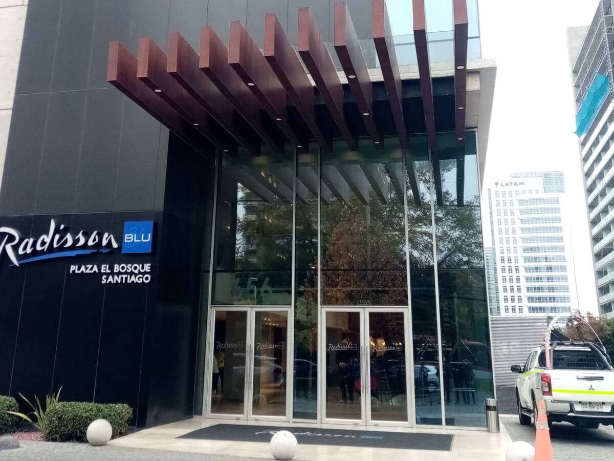“Potencialmente hay infracciones”: Dirección del Trabajo inicia investigación por muerte de trabajadora en montacarga de hotel en Las Condes