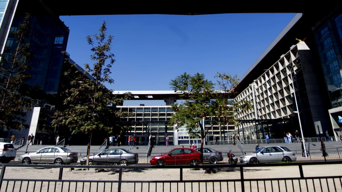 Filtraba información a organizaciones criminales: qué se sabe del funcionario del 3° TOP de Santiago detenido