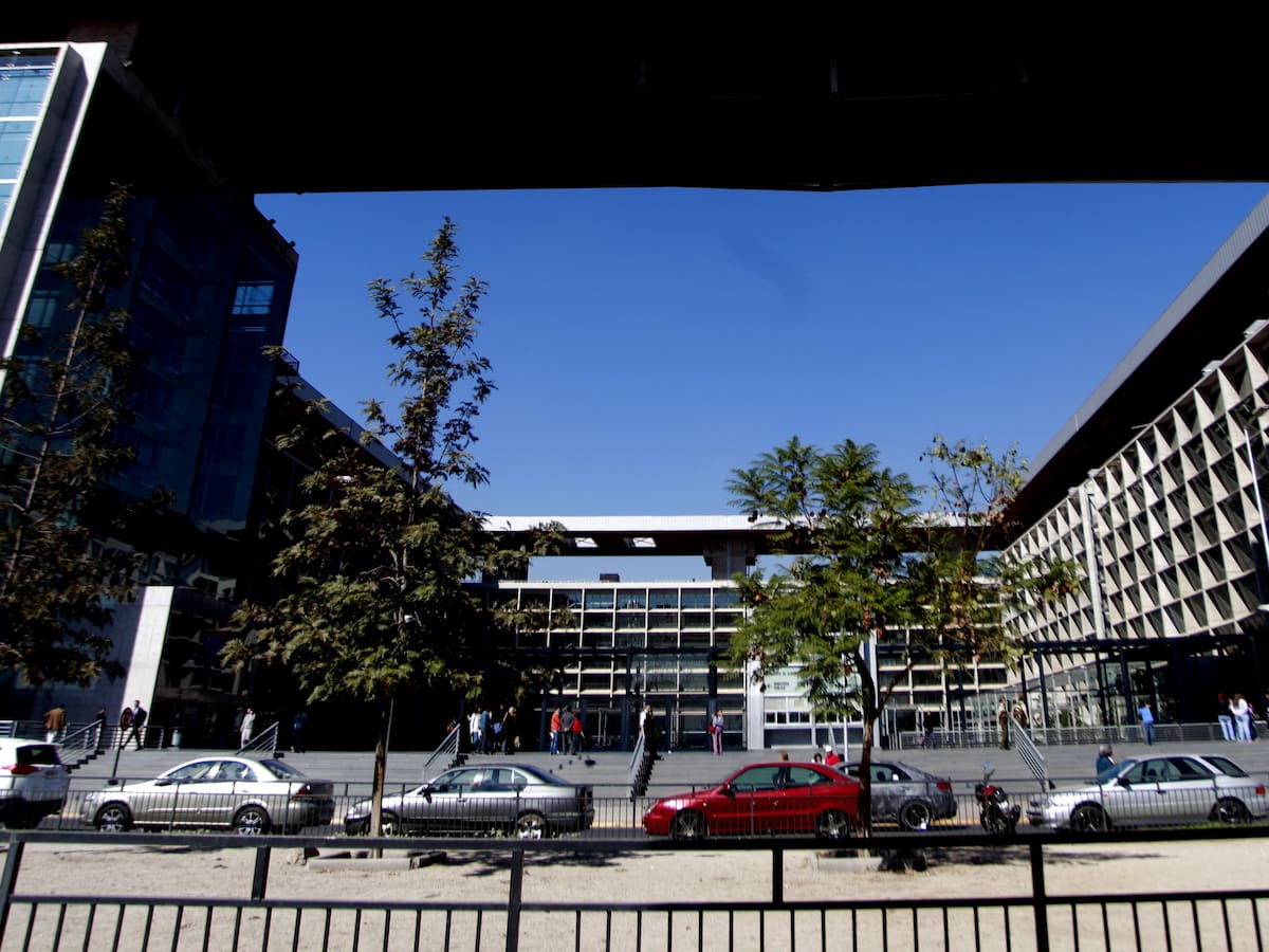 Filtraba información a organizaciones criminales: qué se sabe del funcionario del 3° TOP de Santiago detenido