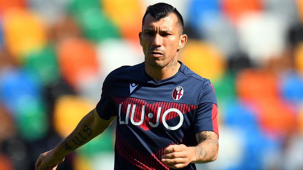 UDINE, ITALY - SEPTEMBER 29: Gary Medel of Bologna FC line up during the Serie A match between Udinese Calcio and Bologna FC at Stadio Friuli on September 29, 2019 in Udine, Italy. (Photo by Alessandro Sabattini/Getty Images)