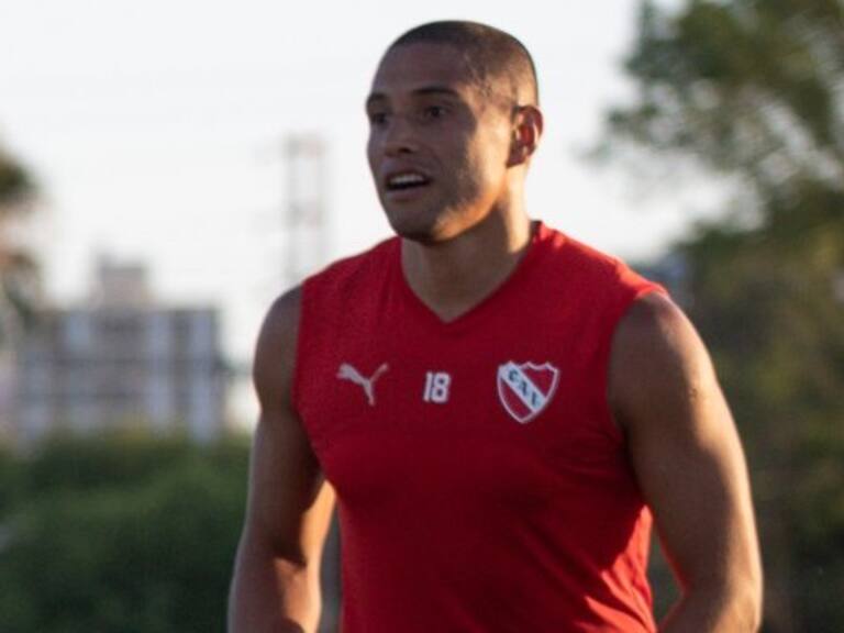 ¿No llega a Colo Colo? Leandro Benegas fue titular en amistoso de Independiente ante Quilmes