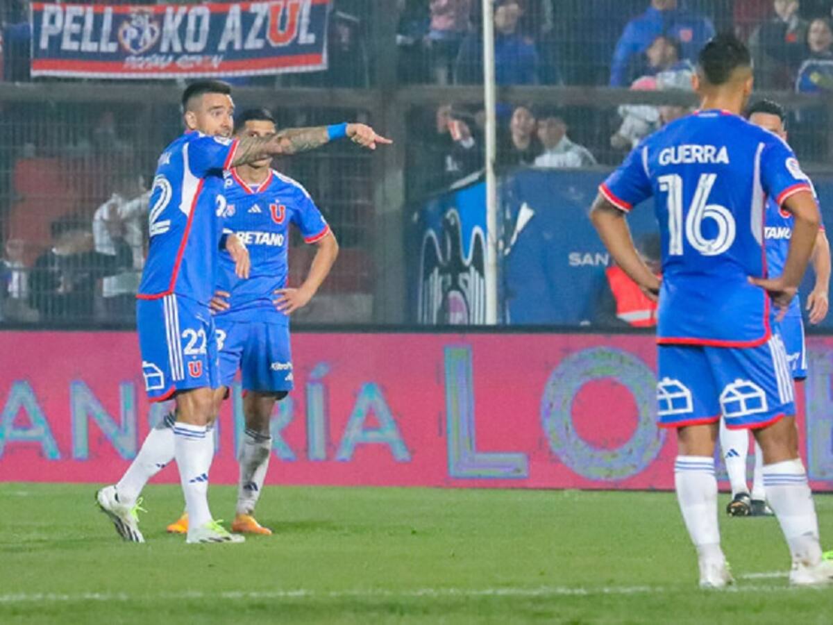 Partido entre Unión y la U estuvo parado luego que hinchas azules intentaran echar abajo una de las rejas del Santa Laura