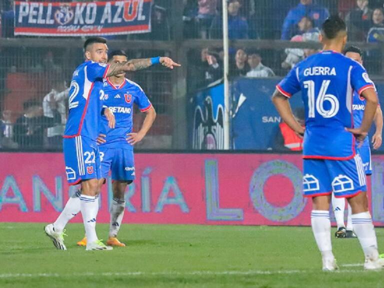 Partido entre Unión y la U estuvo parado luego que hinchas azules intentaran echar abajo una de las rejas del Santa Laura