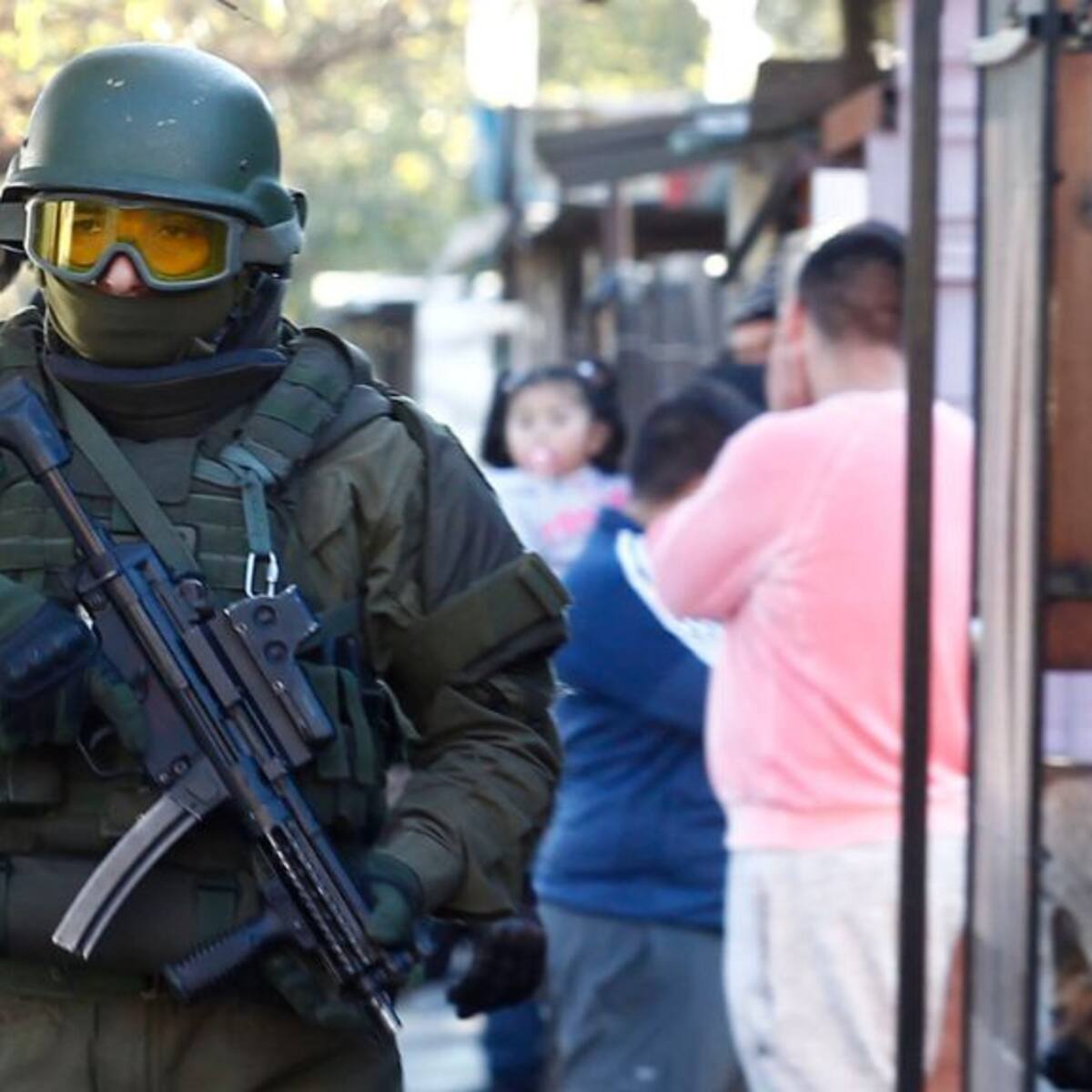 Hay dos mil funcionarios autorizados: Carabineros vuelven a usar subametralladoras UZI luego de años limitadas por el crimen de Manuel Gutiérrez