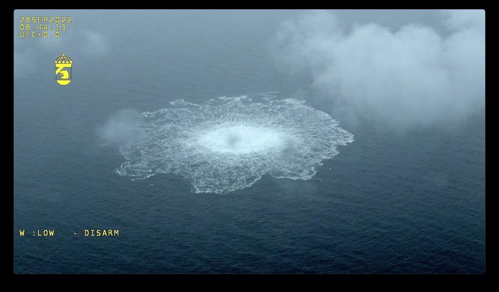 Una vista del mar Báltico y el daño ambiental que provocaron las filtraciones de gas por el atentado contra los gasoductos Nord Stream.
