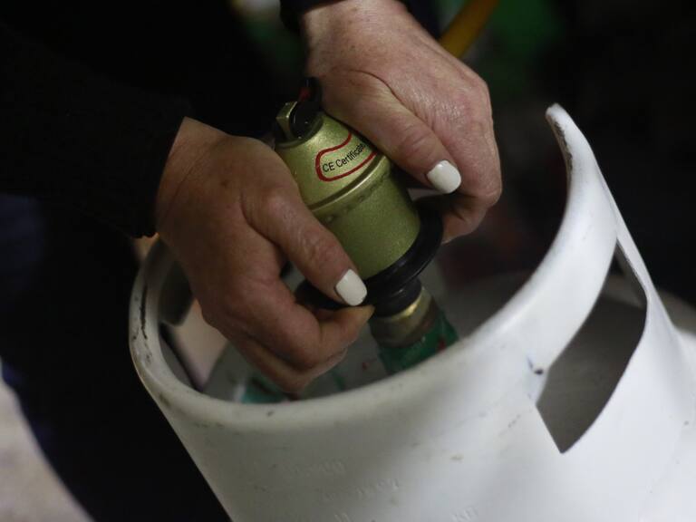 14 de octubre de 2021/SANTIAGODenuncia de diputados ante las constantes alzas del precio del gas licuado, da indicios de una posible colusión de las tres empresas distribuidoras del país
FOTO: KARIN POZO/AGENCIAUNO