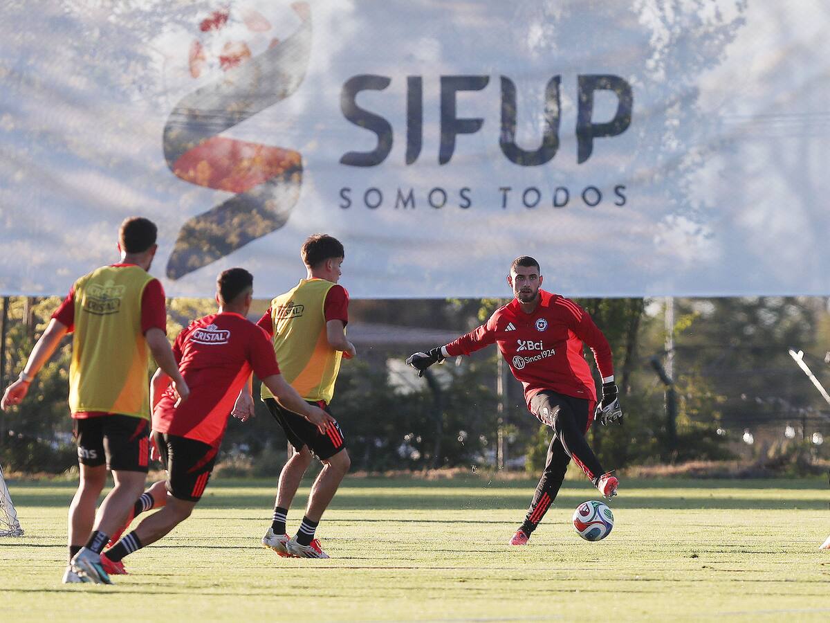 Con tres bajas que complicaron la planificación: la probable formación de Chile para el amistoso contra Perú