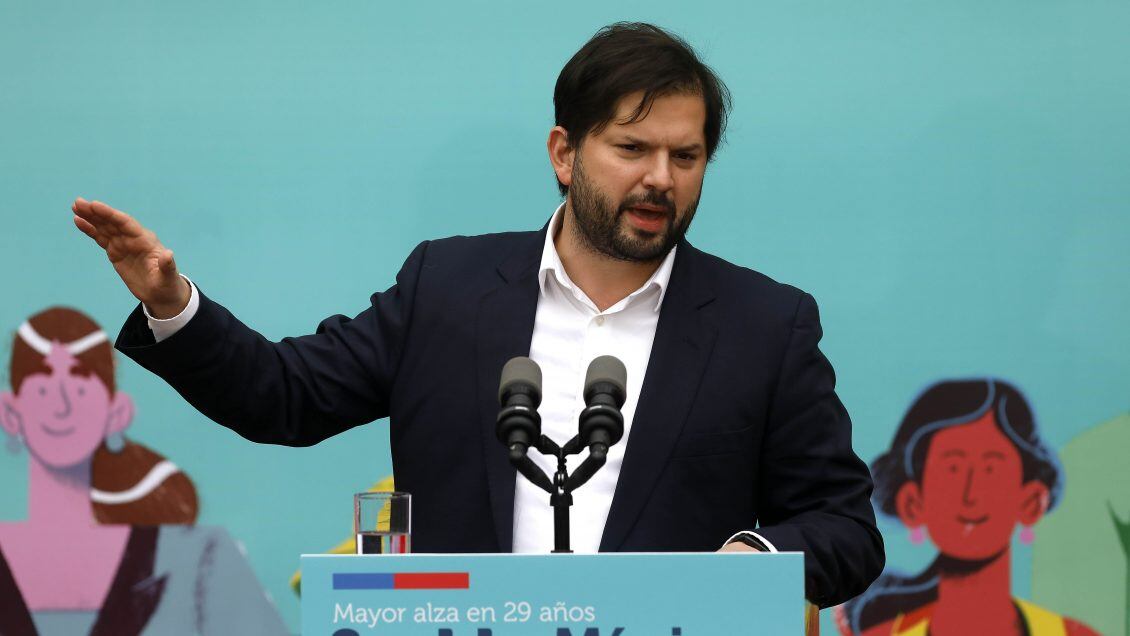23 de Mayo de 2022/SANTIAGOEl Presidente de la Repblica, Gabriel Boric Font, encabez la ceremonia de promulgacin de la ley que reajusta el sueldo mnimo y entrega subvenciones a las pequeas y medianas empresas.
FOTO:CRISTOBAL ESCOBAR/AGENCIAUNO