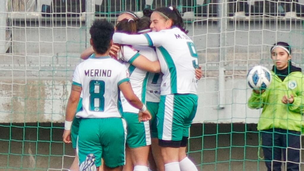 Clausuran camarines del plantel femenino de Deportes Puerto Montt en Chinquihue: "El contexto laboral es inadmisible, grave e injustificable"