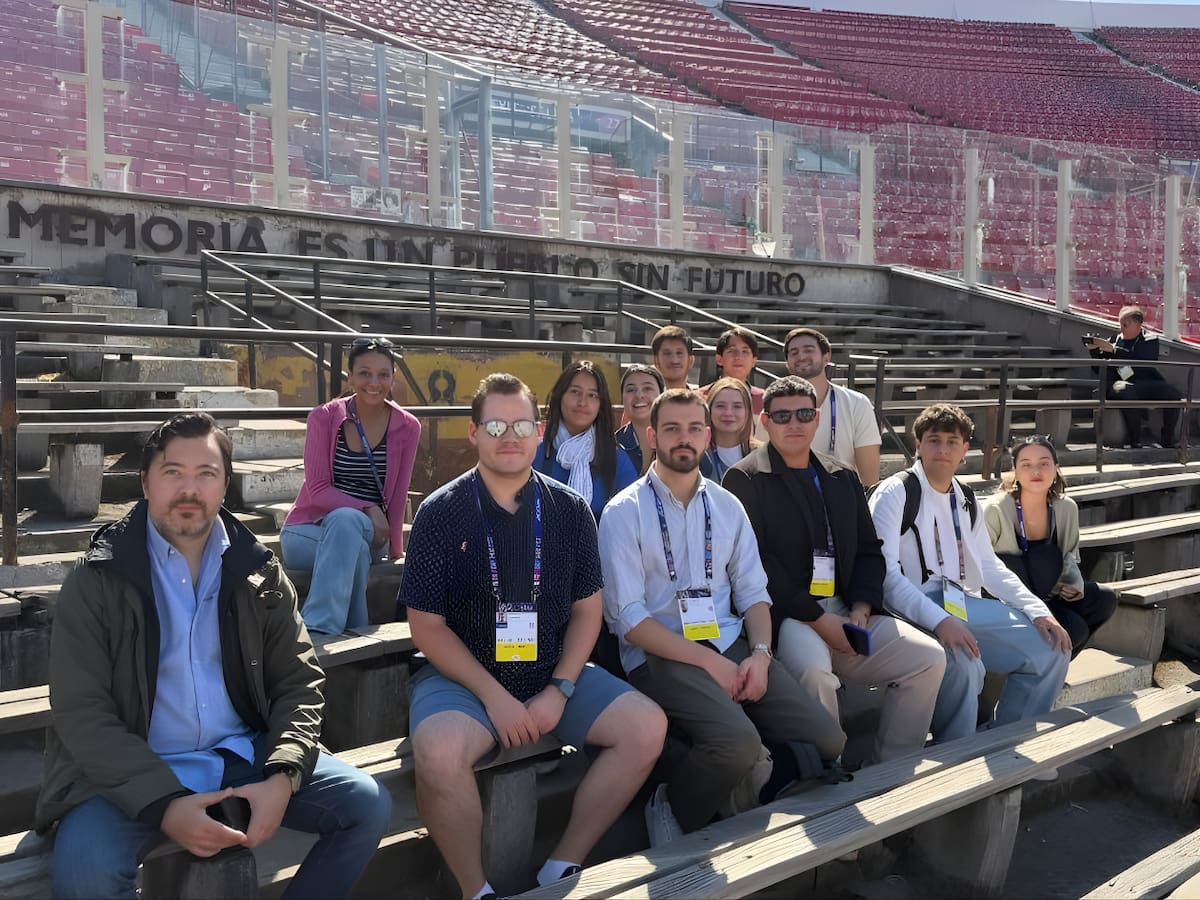 Jóvenes reporteros del Mundial Sub 20 recorren el Sitio de Memoria del Estadio Nacional