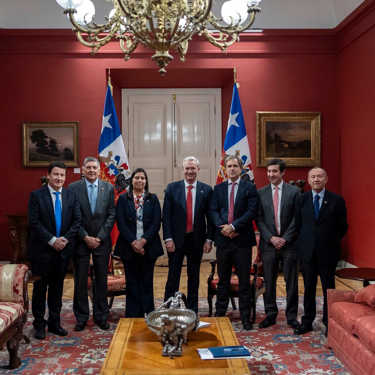 Presidente Kast prepara “plan de emergencia laboral” con énfasis en la generación de empleos: partidos oficialistas prometen celeridad