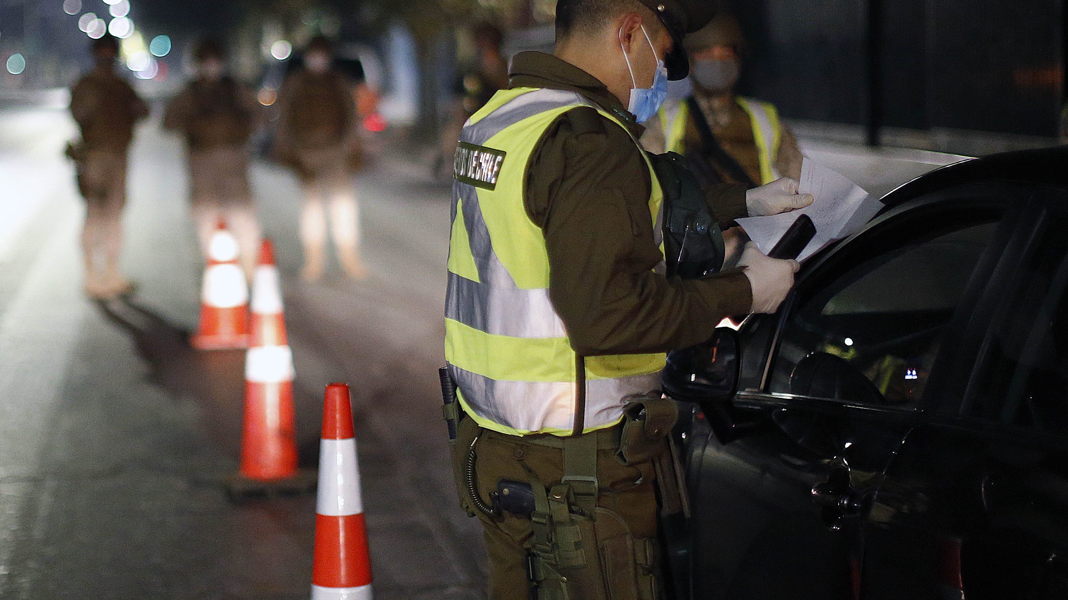 Carabineros militares cuarentena toque de queda