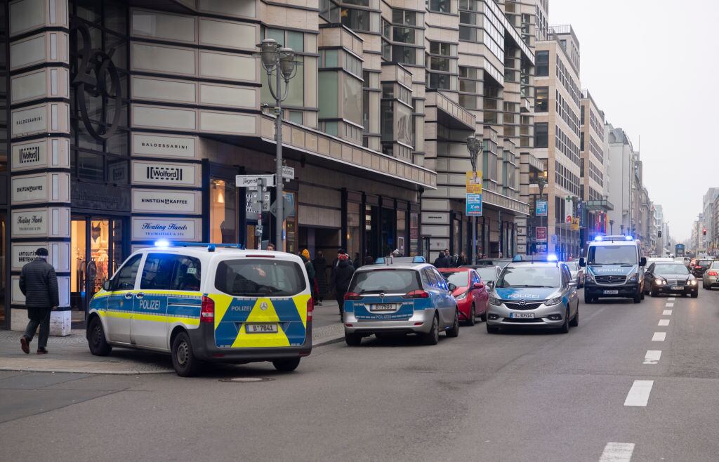 La policía de Alemania realiza un operativo en Berlín
