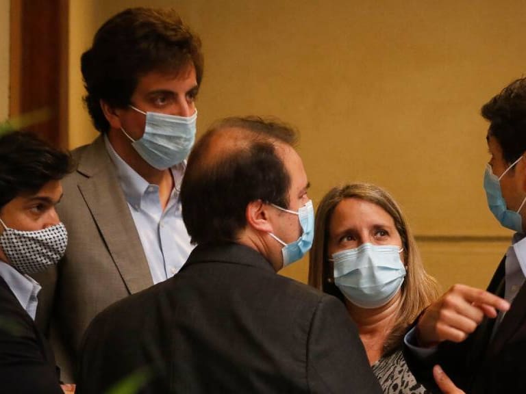 «Está infringiendo las garantías de la libertad de enseñanza»: RN busca acusar constitucionalmente al ministro de Educación