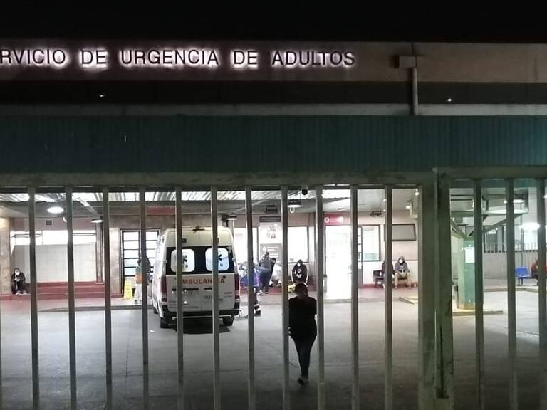 Aumento de casos de Covid-19 en la RM: Funcionarios aseguraron que Hospital San José estaría al límite de su funcionamiento