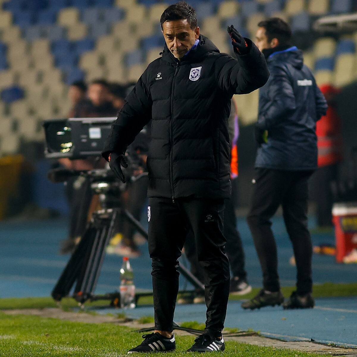 Cae otro técnico en el fútbol chileno: nueva derrota en la Liga de Primera le costó el cargo