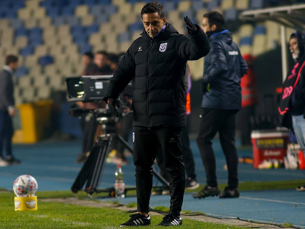Cae otro técnico en el fútbol chileno: nueva derrota en la Liga de Primera le costó el cargo