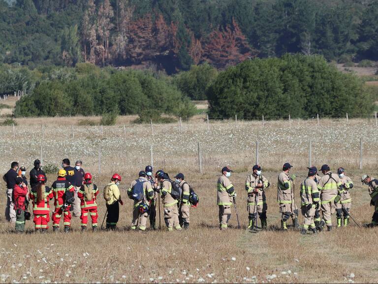 24 DE FEBRERO DE 2021 / LEBU Personal de bomberosy PDI búsqueda en sector Caripilun de Tomas Bravo niño de tres años desaparecido desde la tarde del miércoles.
FOTO: RODRIGO GAJARDO / AGENCIAUNO