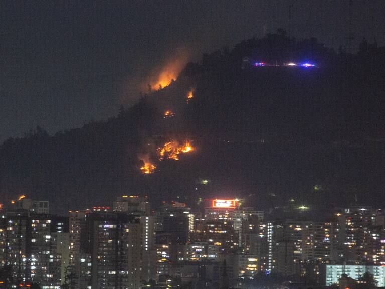 Reactivación de incendio en cerro San Cristóbal - Richard Jiménez - ADN Hoy - 22 de diciembre de 2023
