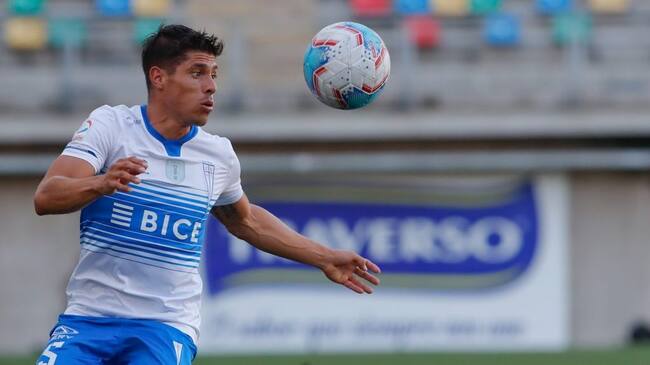 27 de Diciembre del 2020/SANTIAGOGaston Lezcano(c) ,durante el partido valido por la Vigésimo Sexta fecha del Campeonato Nacional AFP PlanVital 2020, entre Audax Italiano vs Universidad Católica, disputado en el Estadio Municipal de la Florida.
FOTO:FRANCISCO LONGA/AGENCIAUNO