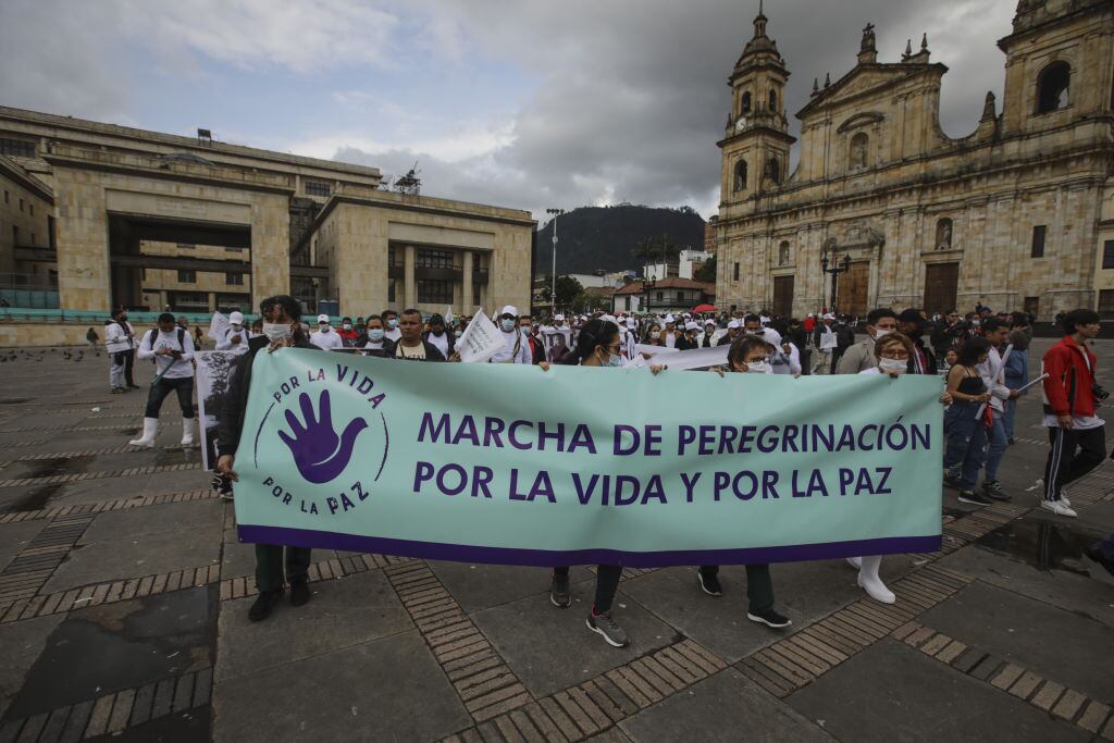 Manifestación pidiendo la paz y la protección de dirigentes en Bogotá