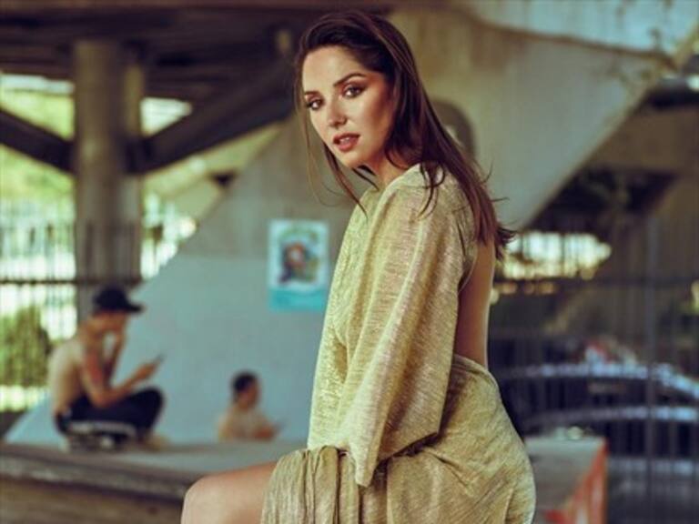 «Pasado pisado»: Kel Calderón lanzó un atrevido video previo a la gala 2019 donde queda casi desnuda