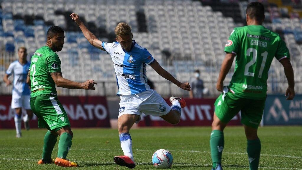 6 DE SEPTIEMBRE 2020 / ANTOFAGASTA Andres Souper patea el balon, anota su gol y el 1-0, durante el partido valido por la novena fecha del Campeonato Nacional AFP Plan Vital 2020, entre Club Deportes Antofagasta vs Audax Italiano, disputado en el Estadio Calvo y Bascuñan.
FOTO: CAMILO ALFARO/AGENCIAUNO