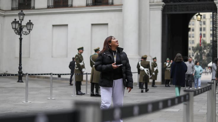 La Moneda reabre histórico cruce peatonal por conmemoración de los 200 años de la Presidencia
