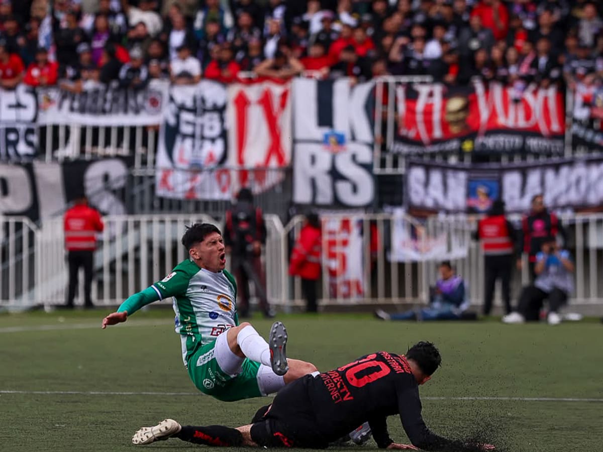 Ortiz critica el césped sintético del Chinquihue: “Me gustaría que tuviéramos canchas donde se pueda jugar bien al fútbol”