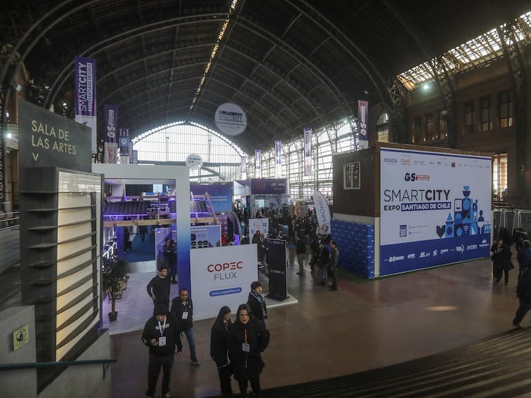 24 de julio de 2025/SANTIAGO
El gobernador de Santiago, Claudio Orrego, junto al presidente del Senado, Manuel José Ossandón, y a diversas autoridades, inaugura la Smart City Expo Santiago 2025, evento internacional que se realiza desde el jueves 24 al sábado 26 de julio en Estación Mapocho.
FOTO: SEBASTIAN BELTRAN GAETE / AGENCIAUNO