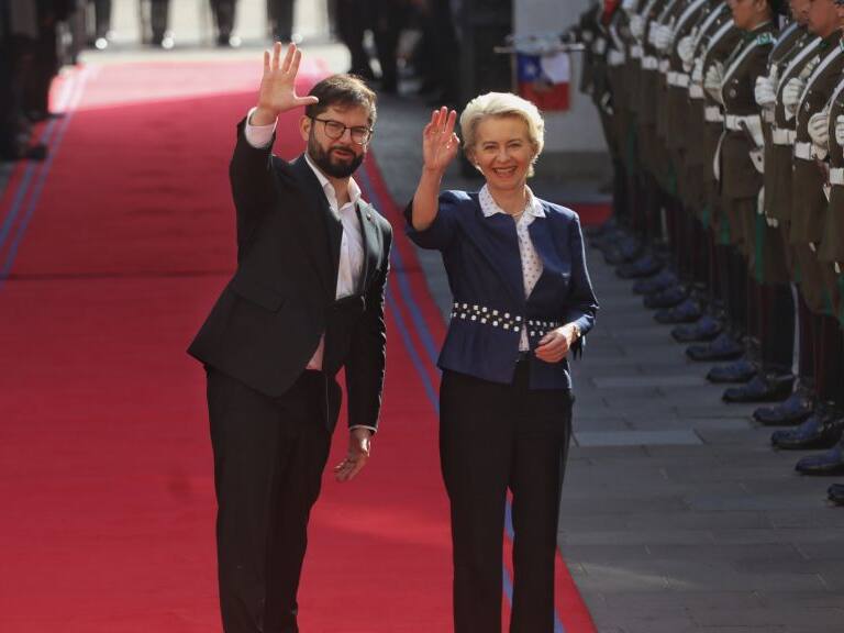 «Somos de ideas afines»: Presidente Boric se reúne con presidenta de la Comisión Europea en La Moneda