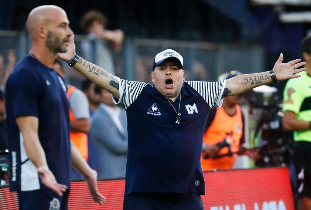 Diego Maradona el entrenador de Gimnasia y Esgrima de La Plata