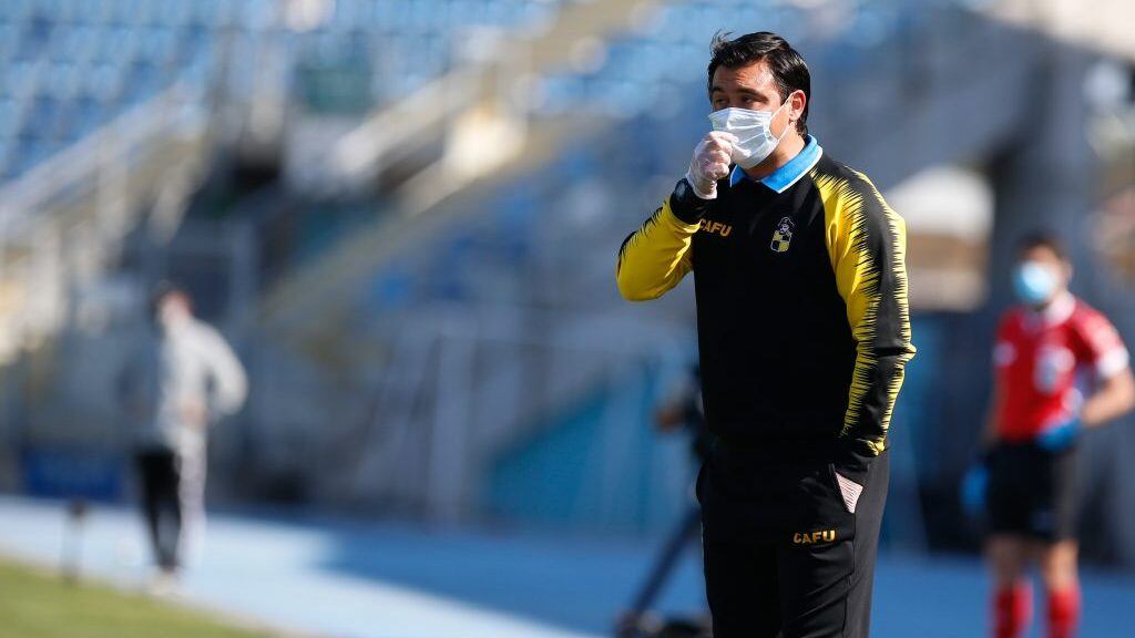 2 de Octubre del 2020/RANCAGUAEl Director Tecnico de Coquimbo Unido Juan José Ribera(c) ,durante el partido valido por la Decimotercera fecha del Campeonato Nacional AFP PlanVital 2020, entre O'Higgins vs Coquimbo Unido, disputado en el Estadio El Teniente.
FOTO:FRANCISCO LONGA/AGENCIAUNO