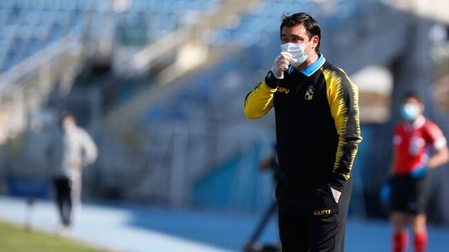 2 de Octubre del 2020/RANCAGUAEl Director Tecnico de Coquimbo Unido Juan José Ribera(c) ,durante el partido valido por la Decimotercera fecha del Campeonato Nacional AFP PlanVital 2020, entre O'Higgins vs Coquimbo Unido, disputado en el Estadio El Teniente.
FOTO:FRANCISCO LONGA/AGENCIAUNO