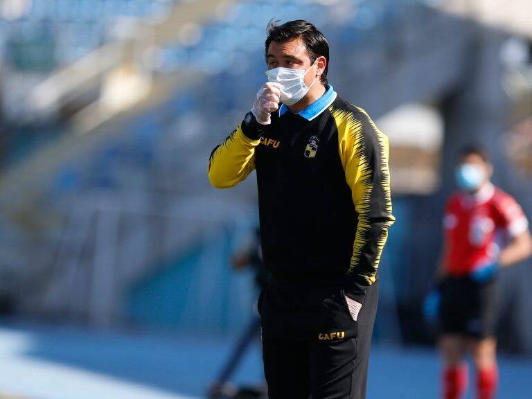 2 de Octubre del 2020/RANCAGUAEl Director Tecnico de Coquimbo Unido Juan José Ribera(c) ,durante el partido valido por la Decimotercera fecha del Campeonato Nacional AFP PlanVital 2020, entre O'Higgins vs Coquimbo Unido, disputado en el Estadio El Teniente.
FOTO:FRANCISCO LONGA/AGENCIAUNO