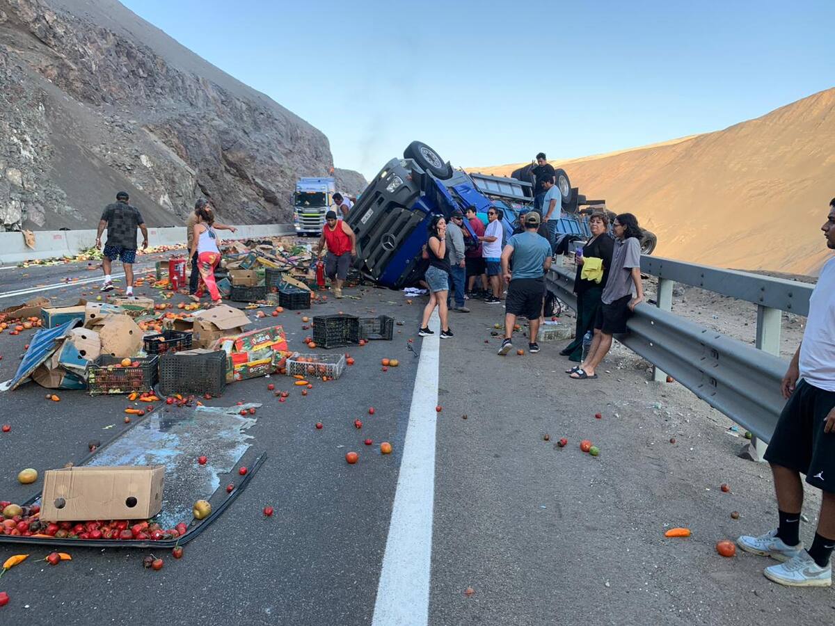 Trágico accidente en Arica: dos niñas mueren tras volcamiento de camión en la Ruta 5 Norte