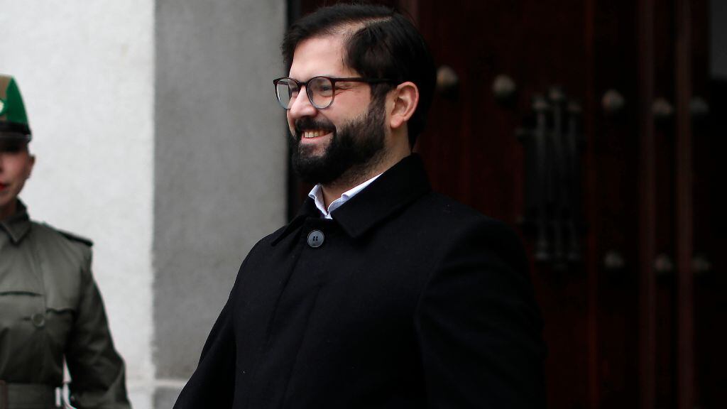 Expresidente Gabriel Boric reaparece en congreso ideológico del Frente Amplio