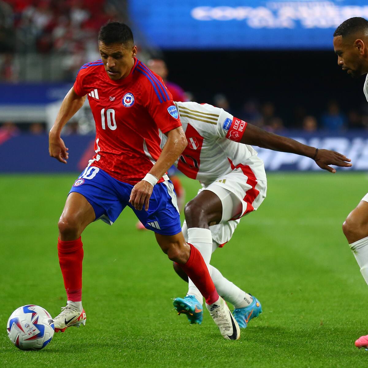 Los dos jugadores que perdió Perú para enfrentar a Chile en la próxima fecha de las Eliminatorias