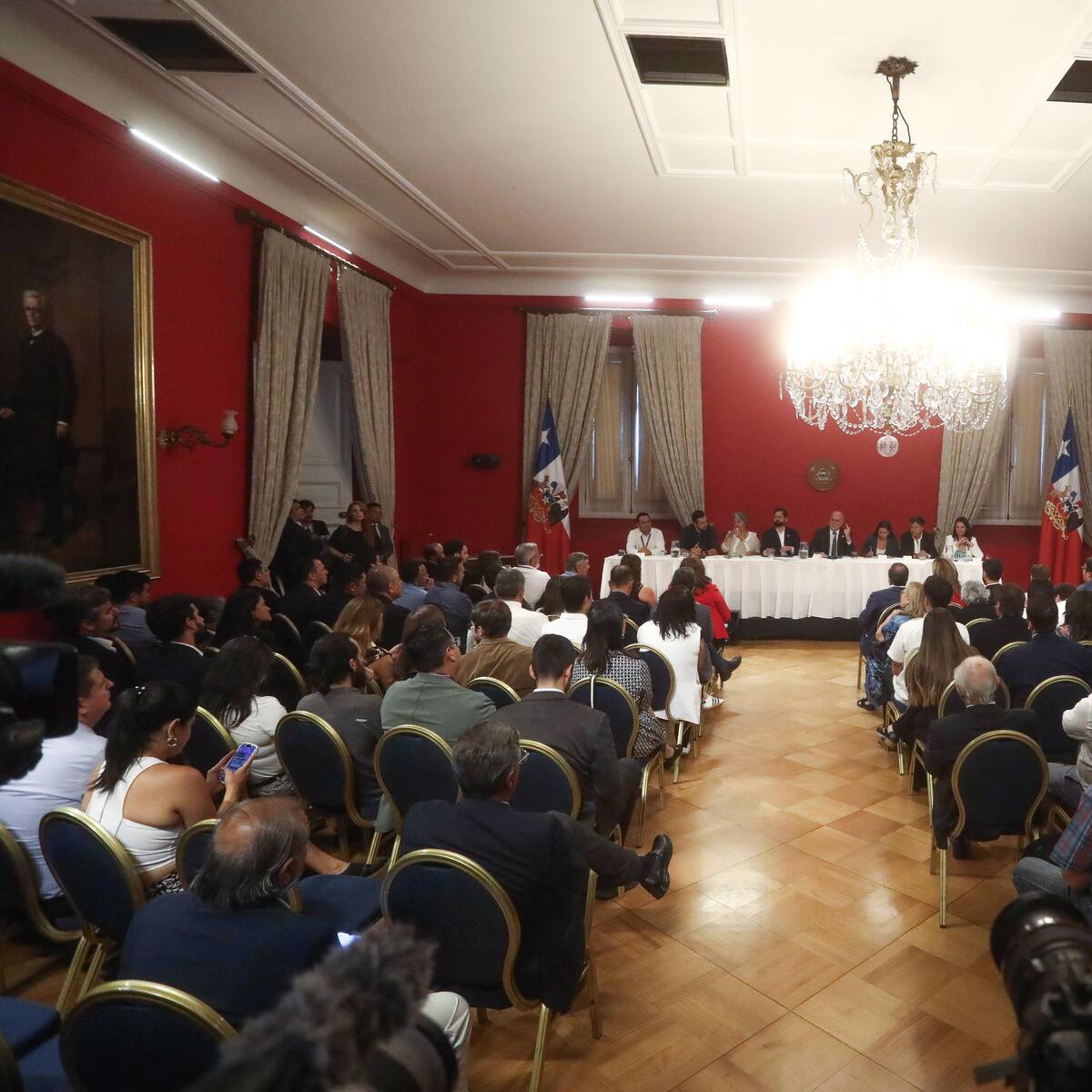 Alcaldes de la DC critican la postura del partido y asisten a cónclave convocado por Presidente Boric