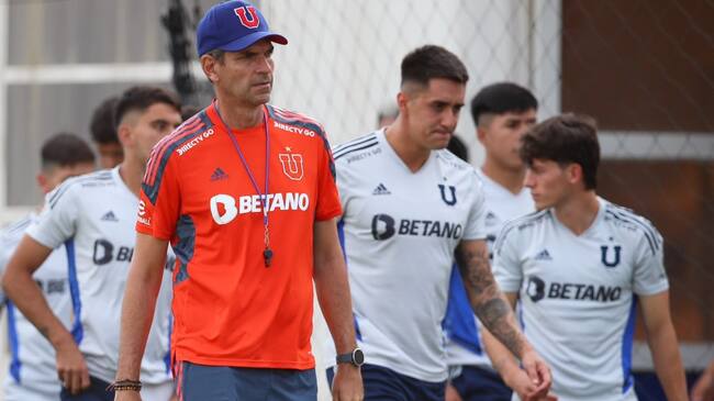 Mauricio Pellegrino afronta su primera gira con la U: "Estamos abiertos a mejorar el plantel"