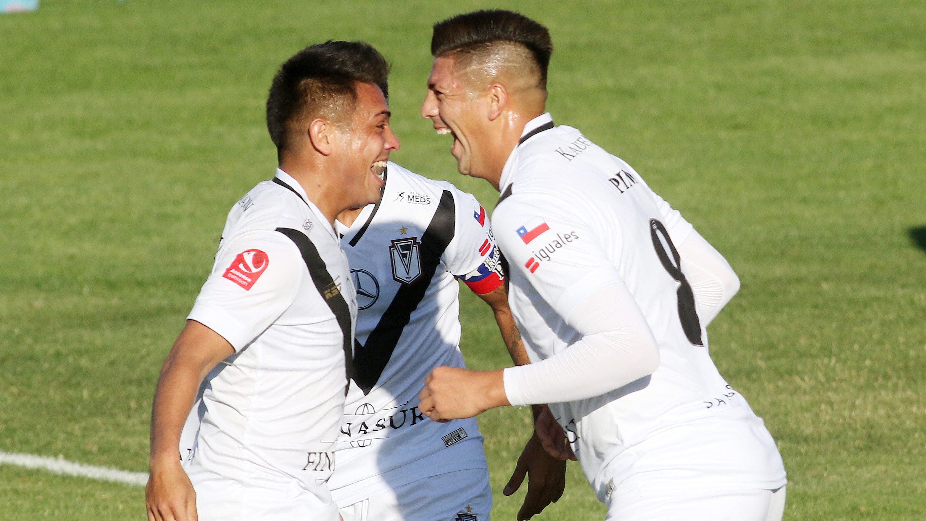 Primera B: Barnechea iguala ante Santiago Morning en partido pendiente